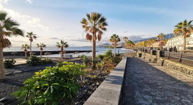 Апартаменты Home2Book Caletillas Beach Naiguata,Wifi & Terrace