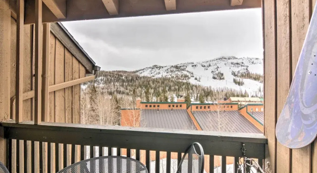 Townhome w/ Mtn View - Walk to Brian Head Lifts!, Rezerwuj Apartament Hotele w Iron County z parkingiem, Parking