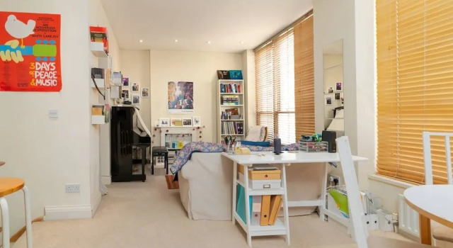 Charming 2 Bed Home In West Kensington Fits 4