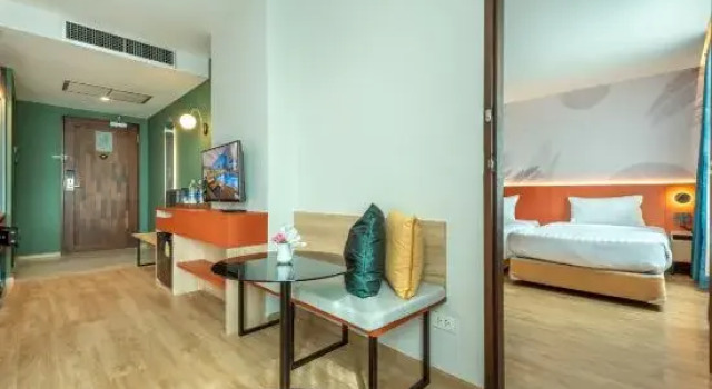 Четырёхместный номер Standard Buri Sriphu Hotel