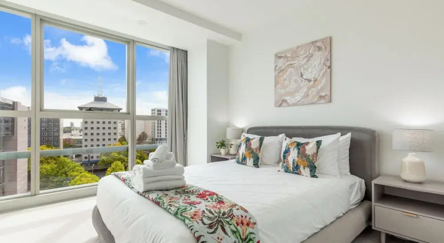 Brand New! Luxe 3BR In Aotea Square I Zodiak Stays