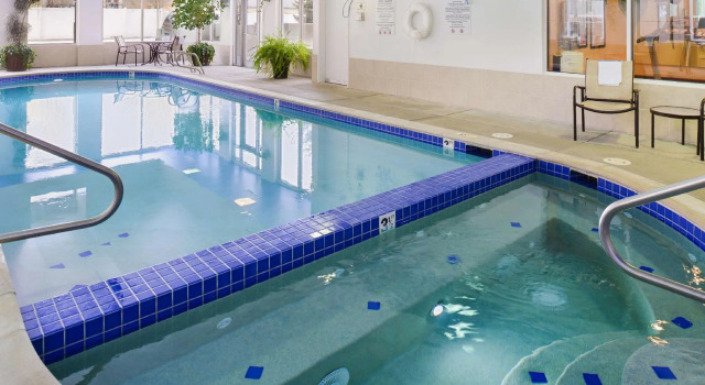 Четырёхместный номер Standard Best Western Executive Inn & Suites