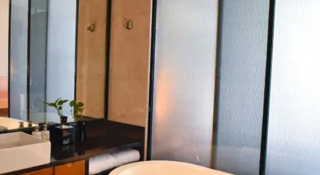 Номер Executive с балконом Pullman Foshan Shunde