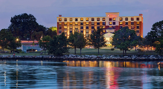 Кровать в общем номере Hilton Garden Inn Providence