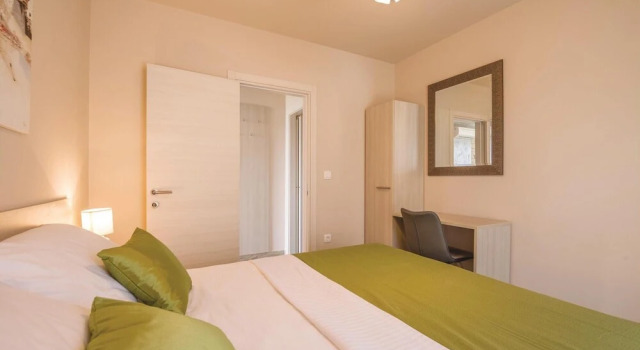 Nice Home in Pjescana Uvala With Wifi and 3 Bedrooms