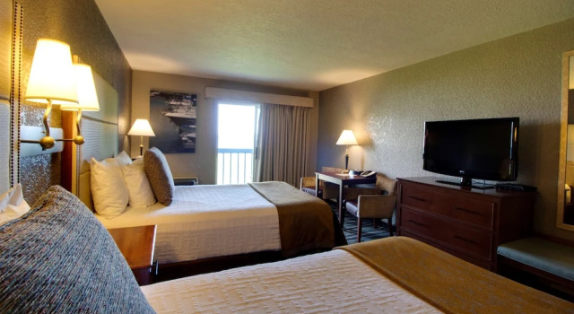 Номер Standard с видом на озеро Best Western Harbour Pointe Lakefront
