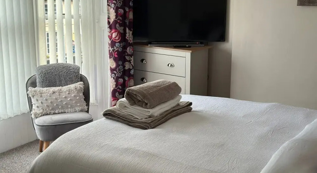 Апартаменты 3 Bed Flat - Sleeps 6 - Parking - Wifi