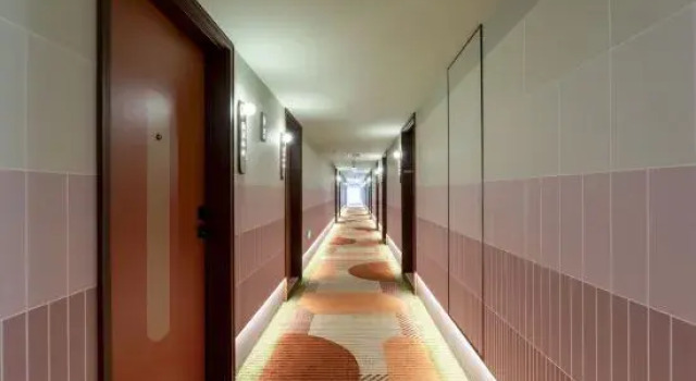 Orange Hotel (Nanjing Zhongshanling Zijin Zhong Aili Hotel), Prenota Hotel Hotel a Jiangsu con parcheggio, Parcheggio