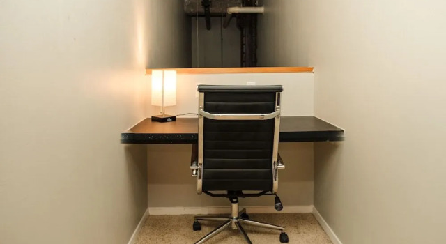 CrashPad on Main Street, Забронировать Отель Хьюстон Texas Gulf Coast, рядом с Станция хьюстонского скоростного трамвая "Белл"