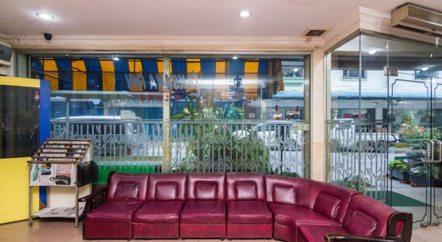Hotel Laksana Inn by OYO Rooms, Prenota Hotel Nagoya Batam