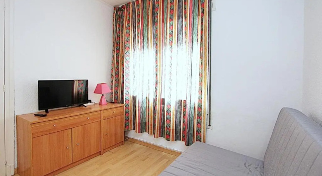 Апартаменты c 1 комнатой с видом на улицу Apartaments Nàutic