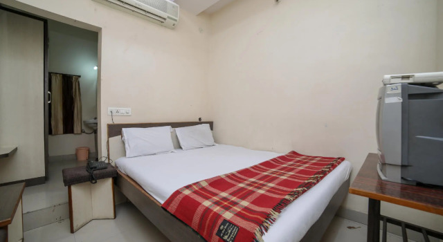 SPOT ON Shraddha Hotel, Забронировать Отель Недорогие отели штата Махараштры, недорого