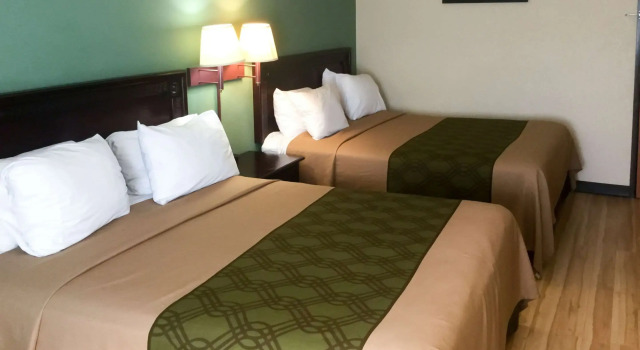 Четырёхместный номер Standard Econo Lodge Harrisburg - Hershey