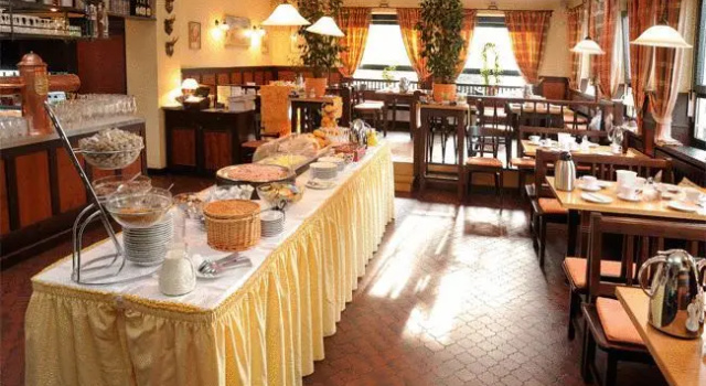 Grasbrunner Hof, Book Hotel Hoteller i Upper Bavaria med parkering, Parkering