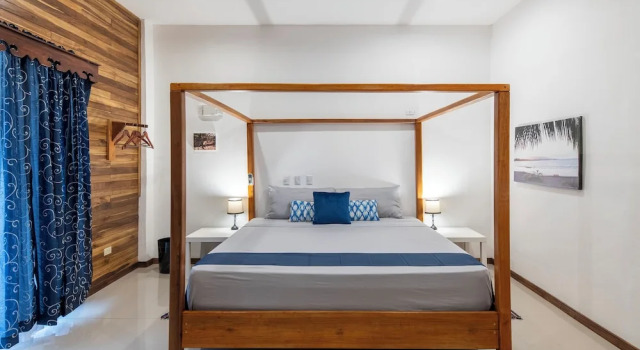 Standardowy dwuosobowy pokój i balkonem i z widokiem na basen Pangea Lodge
