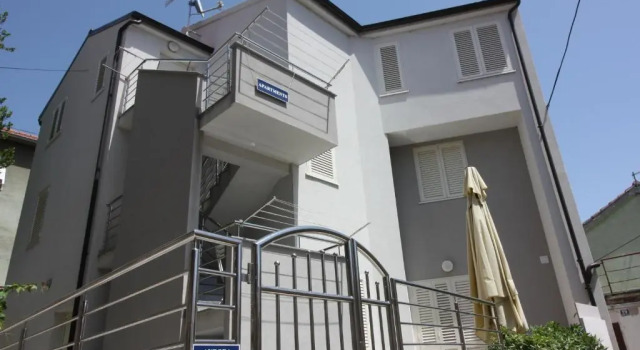 Студия Aurora Apartments