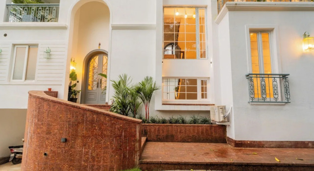 ELIVAAS Purple Coral Luxe 5-BHK Villa, Réserver Villa Mapusa 