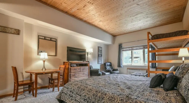 Gateway Lodge 5002 by SummitCove Vacation Lodging, Забронировать Апартаменты/квартира Отели Кистон с бассейном, Бассейн
