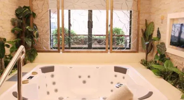 Люкс Deluxe Wanda Realm Kunming Hailybinya