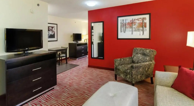 Люкс Holiday Inn Express Hotel & Suites Vinita by IHG