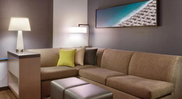 Двухместный номер Den с красивым видом из окна Hyatt House at Anaheim Resort/Convention Center