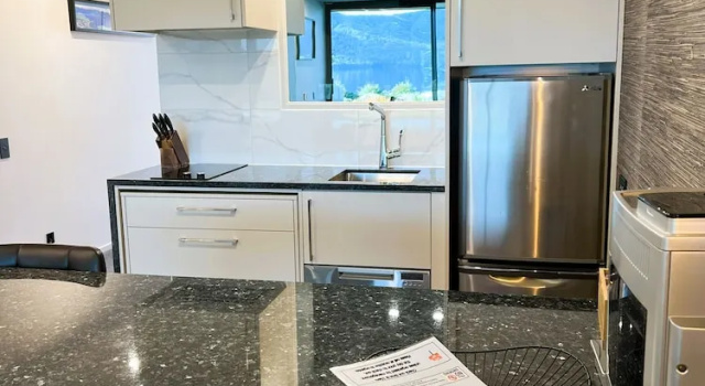 Двухместный люкс Premier с балконом и с видом на озеро Fiordland Lakeview Motel and Apartments