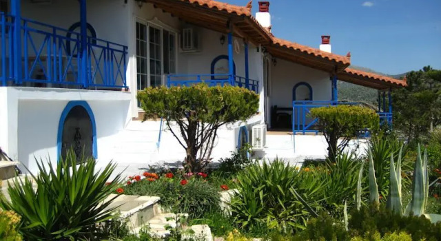 Bungalows Lemoni, Book Hotel Hotels in Central Greece with Parking, Parking