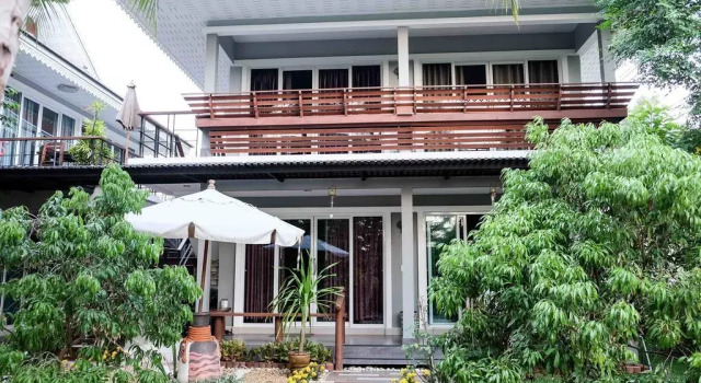 Ruen Yim Homestay Amphawa, Varaa Hotelli Bang Khonthi Samut Songkhram