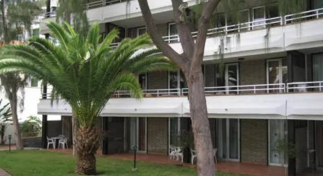 Апартаменты Jacarandas Beach