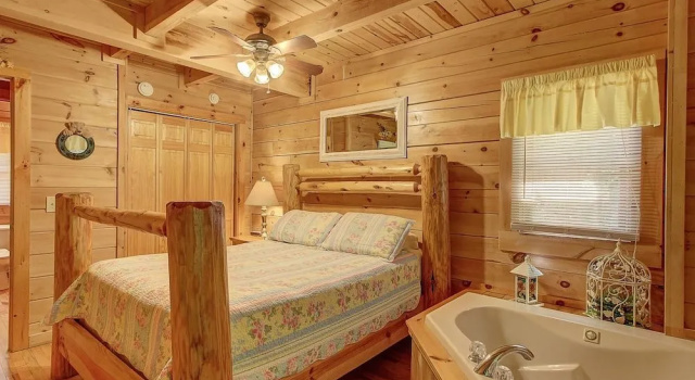 Autumn Breeze 1 Bedroom 1 Bathroom Cabin