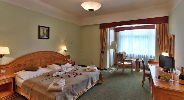 Parkhotel Golf Marianske Lazne, Забронировать Отель Отели Мареанске-Лазне 4 звезды, рядом с Boheminium, 4*