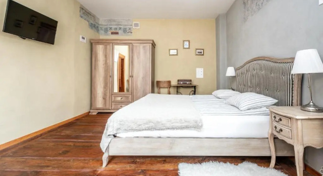 Angel House Vilnius, 5, Забронировать Отель Отели Вильнюса с парковкой, рядом с Костел Святой Анны, Парковка