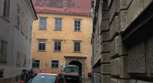 Zimmer und Appartements Trauttmannsdorffgasse, Rezerwuj Apartament Hotele w Graz z parkingiem, Parking