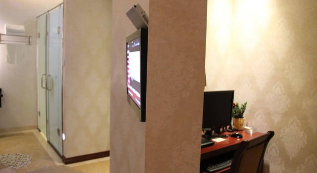 Hangzhou Three Love Hotel