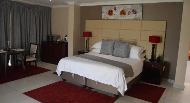 Люкс Presidential Airport Gardens Boutique Hotel