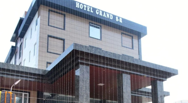 Hotel Grand SR, Забронировать Отель Азамгарх штат Уттар-Прадеш