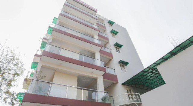 Hotel Green Apple 1 by OYO Rooms