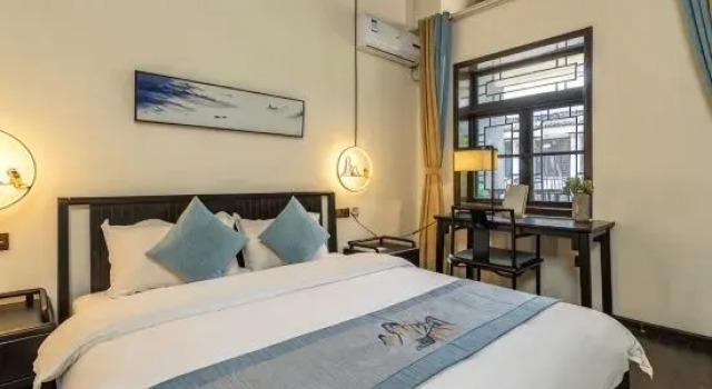 Люкс Deluxe Kunming Zijiu Residence Hotel ((Nanping Pedestrian Street Jinma Biji Fang)