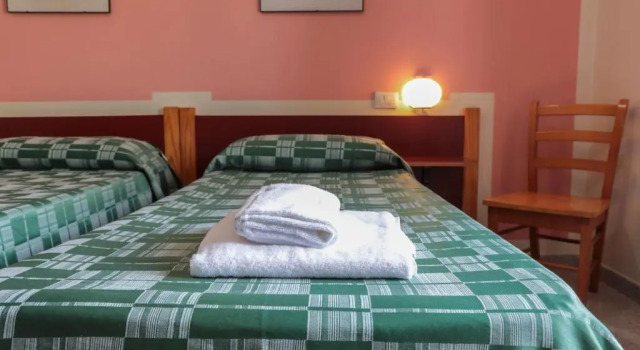 Трёхместный номер Standard с балконом Hotel Mistral