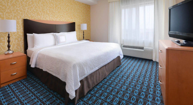 Fairfield Inn & Suites by Marriott Dallas Plano The Colony, Забронировать Отель Колони Dallas - Fort Worth Metropolitan Area