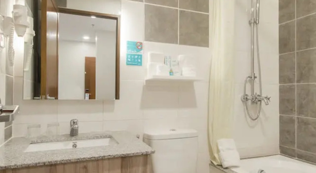 Четырёхместный люкс с 2 комнатами Microtel Inn & Suites by Wyndham San Fernando