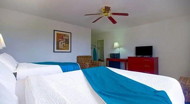 Четырёхместный номер Standard American Best Inn By OYO I-35 Perry near Lake McMurtry