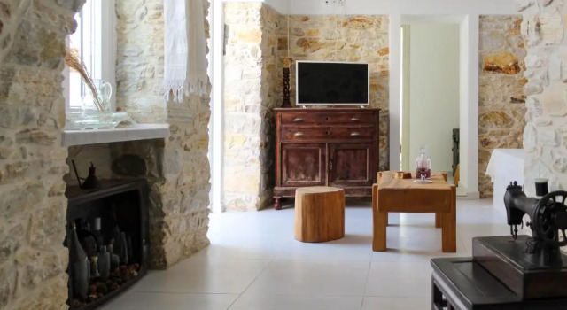 Laina Traditional Guest House