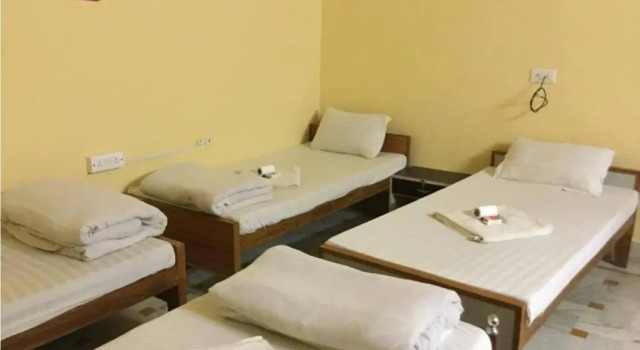 Кровать в общем номере (женский номер) Hotel Tokyo Palace