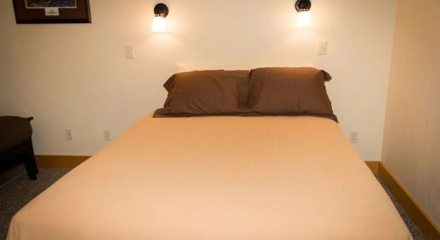 Halfway Hotel, Buchen Sie Hotel Essex Montana
