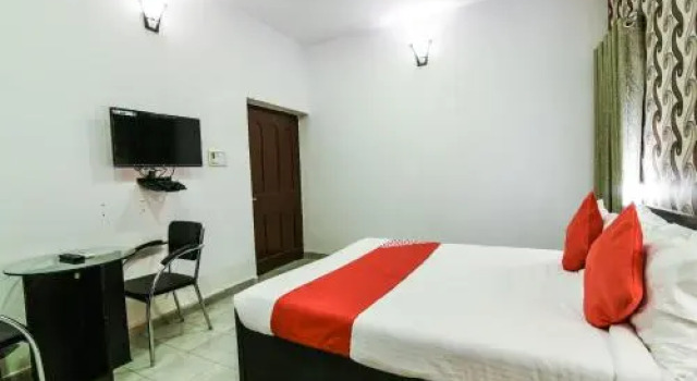 OYO 30282 Hotel Pride