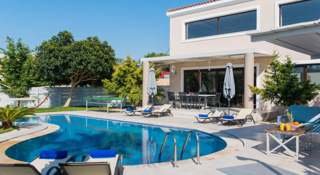 Superb & spacious villa, pool, 2km from town!, Забронировать Вилла Ретимнон Центральный Крит