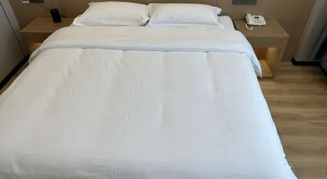 Люкс Business Taihe Jinji Hotel (North Bus Station)