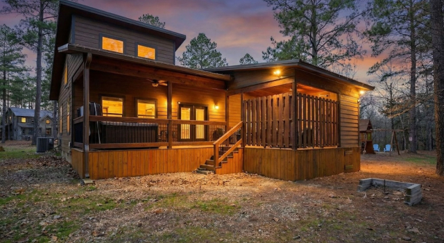 Hoot's Hideaway w/ Hot Tub, Boek Vakantiehuis Hochatown Oklahoma