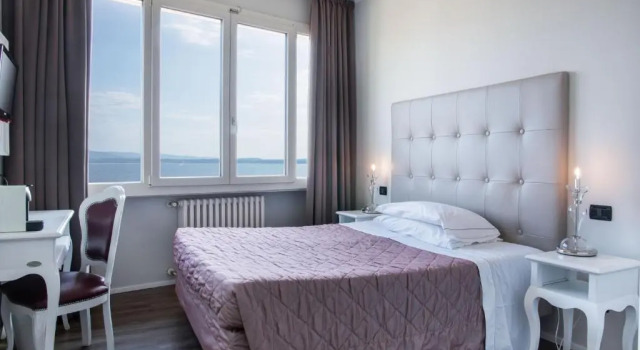Одноместный номер Standard с видом на озеро Hotel Degli Oleandri